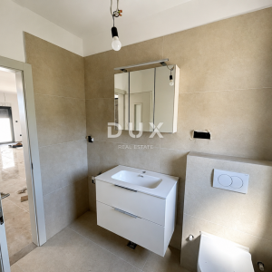 Rogoznica, Zečevo, 4-soban stan 125,7 m², 100 m od mora