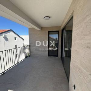 Rogoznica, Zečevo, 4-sobni penthouse 125,7 m², 100 m od mora