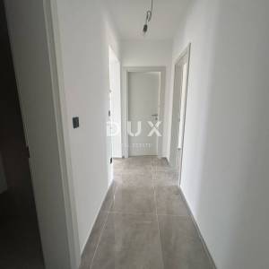Rogoznica, Zečevo, 4-sobni penthouse 125,7 m², 100 m od mora