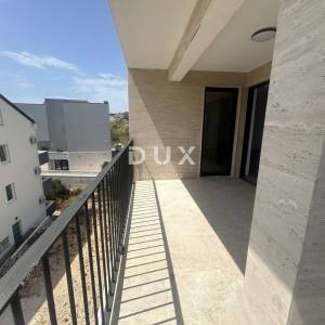 Rogoznica, Zečevo, 4-sobni penthouse 125,7 m², 100 m od mora