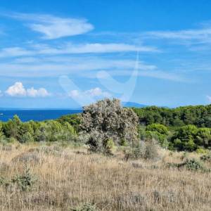 SAMO KOD NAS - ATRAKTIVNO ZEMLJIŠTE 280 M OD MORA – KAMENJAK