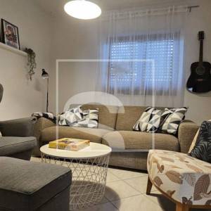 Samostojeća kuća, građevinsko zemljište 4204m2, Loborika