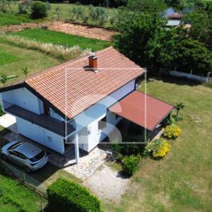 Samostojeća kuća, građevinsko zemljište 4204m2, Loborika