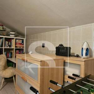Samostojeća kuća, građevinsko zemljište 4204m2, Loborika