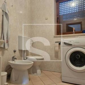 Samostojeća kuća, građevinsko zemljište 4204m2, Loborika