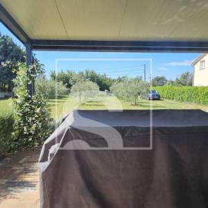 Samostojeća kuća, građevinsko zemljište 4204m2, Loborika