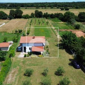 Samostojeća kuća, građevinsko zemljište 4204m2, Loborika