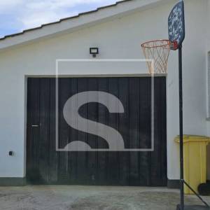Samostojeća kuća, građevinsko zemljište 4204m2, Loborika