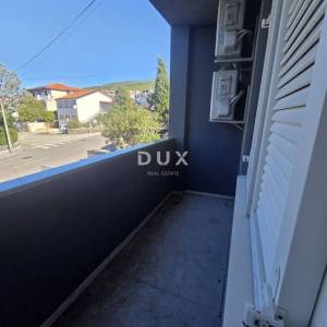 Selce, dvojna kuća 150m2, pogled na more, 3 apartmana, bazen, blizina mora, okućnica 250m2