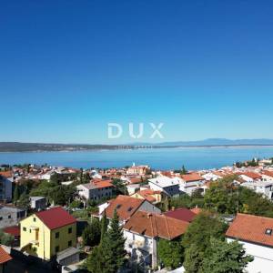 Selce, dvojna kuća 150m2, pogled na more, 3 apartmana, bazen, blizina mora, okućnica 250m2