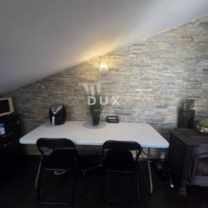 Selce, dvojna kuća 150m2, pogled na more, 3 apartmana, bazen, blizina mora, okućnica 250m2