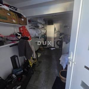 Selce, dvojna kuća 150m2, pogled na more, 3 apartmana, bazen, blizina mora, okućnica 250m2
