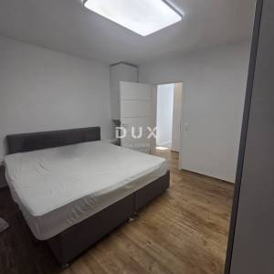 Selce, dvojna kuća 150m2, pogled na more, 3 apartmana, bazen, blizina mora, okućnica 250m2