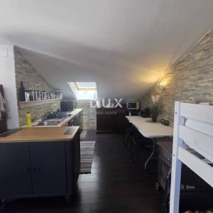 Selce, dvojna kuća 150m2, pogled na more, 3 apartmana, bazen, blizina mora, okućnica 250m2