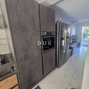 Selce, dvojna kuća 150m2, pogled na more, 3 apartmana, bazen, blizina mora, okućnica 250m2