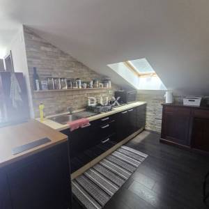Selce, dvojna kuća 150m2, pogled na more, 3 apartmana, bazen, blizina mora, okućnica 250m2
