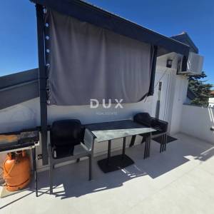 Selce, dvojna kuća 150m2, pogled na more, 3 apartmana, bazen, blizina mora, okućnica 250m2