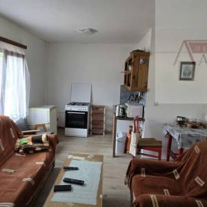 Šestanovac Katuni kuća 56 m2 na parceli od 1012 m2 - intima!