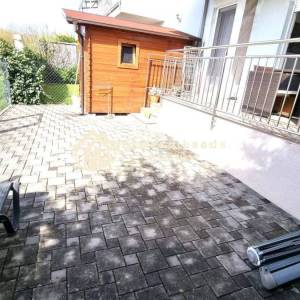Sesvete, noviji namješten 3-S stan 76m2 s velikim vrtom i parkingom 