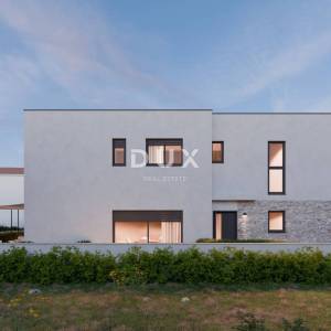 Šibenik, Brodarica, dvojna kuća, 120 m2, 550 metara od mora