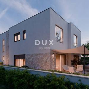 Šibenik, Brodarica, dvojna kuća, 120 m2, 550 metara od mora