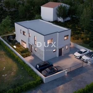 Šibenik, Brodarica, dvojna kuća, 120 m2, 550 metara od mora