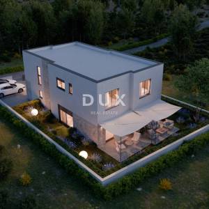 Šibenik, Brodarica, dvojna kuća, 120 m2, 550 metara od mora