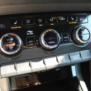 Škoda Karoq 1.5 TSi DSG Sportline *LED,NAVIGACIJA,KAMERA*