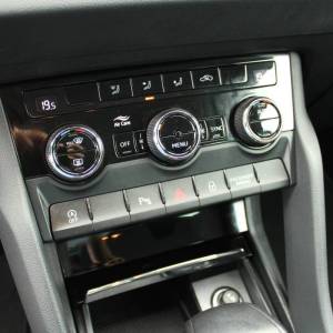 Škoda Karoq 2.0 TDi DSG 4x4 150ks *LED,NAVIGACIJA,KAMERA*