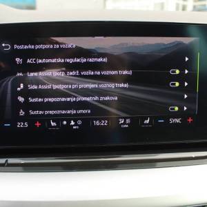 Škoda Octavia 2.0 TDi DSG Style 150ks *LED,NAVIGACIJA,KAMERA*