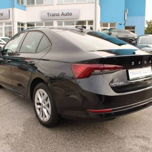 Škoda Octavia 2.0 TDi DSG Style 150ks *LED,NAVIGACIJA,KAMERA*