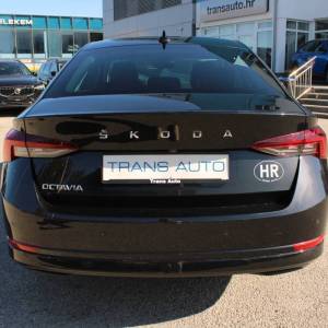 Škoda Octavia 2.0 TDi DSG Style 150ks *LED,NAVIGACIJA,KAMERA* - nije uvoz