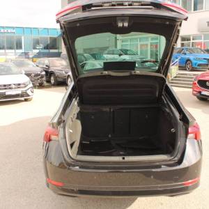 Škoda Octavia 2.0 TDi DSG Style 150ks *LED,NAVIGACIJA,KAMERA*
