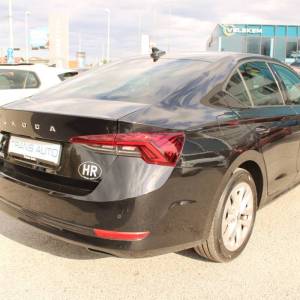 Škoda Octavia 2.0 TDi DSG Style 150ks *LED,NAVIGACIJA,KAMERA*