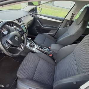 Škoda Octavia Combi 2.0 TDI | DSG | navigacija | kamera | parking senzori