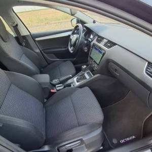 Škoda Octavia Combi 2.0 TDI | DSG | navigacija | kamera | parking senzori