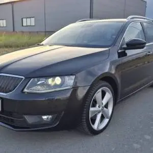 Škoda Octavia Combi 2.0 TDI | DSG | navigacija | kamera | parking senzori