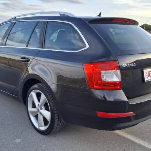 Škoda Octavia Combi 2.0 TDI | DSG | navigacija | kamera | parking senzori