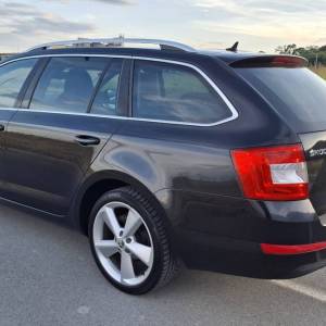 Škoda Octavia Combi 2.0 TDI | DSG | navigacija | kamera | parking senzori