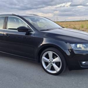 Škoda Octavia Combi 2.0 TDI | DSG | navigacija | kamera | parking senzori