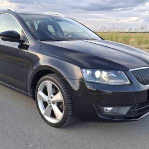 Škoda Octavia Combi 2.0 TDI | DSG | navigacija | kamera | parking senzori