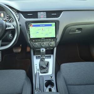 Škoda Octavia Combi 2.0 TDI | DSG | navigacija | kamera | parking senzori