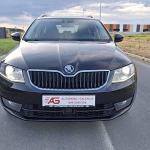 Škoda Octavia Combi 2.0 TDI | DSG | navigacija | kamera | parking senzori