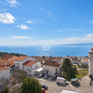 SNIŽENA CIJENA 249 000 €, Crikvenica, renoviran  dvoetažni stan  78 m2, pogled na More, Parking i Podrum