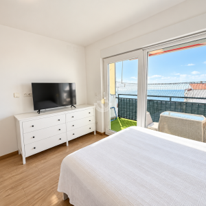 SNIŽENA CIJENA 249 000 €, Crikvenica, renoviran  dvoetažni stan  78 m2, pogled na More, Parking i Podrum