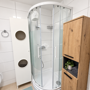 SNIŽENA CIJENA 249 000 €, Crikvenica, renoviran  dvoetažni stan  78 m2, pogled na More, Parking i Podrum