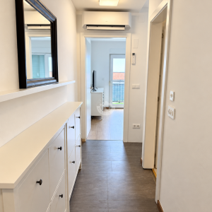 SNIŽENA CIJENA 249 000 €, Crikvenica, renoviran  dvoetažni stan  78 m2, pogled na More, Parking i Podrum