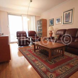 Split, Žnjan prodaja stan 93 m2 + 2 garaže