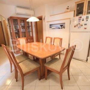 Split, Žnjan prodaja stan 93 m2 + 2 garaže
