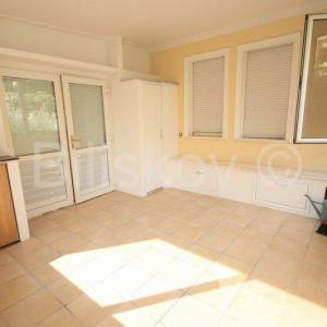 Split, Žnjan prodaja stan 93 m2 + 2 garaže